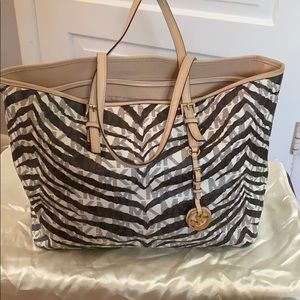 Animal print Michael Kors bag!